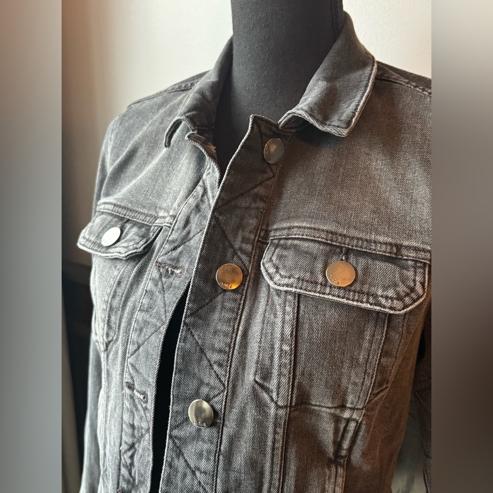 a.n.a Charcoal wash stretch denim Jean Jacket Euc medium - Picture 2 of 7